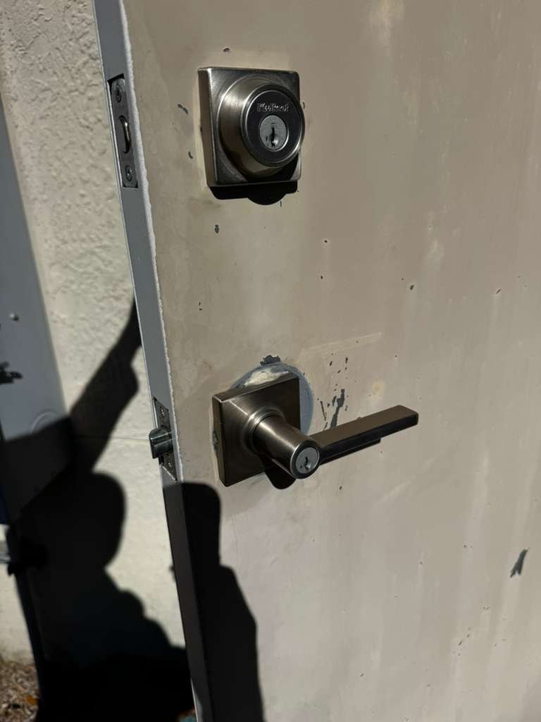 commercial lock replacement