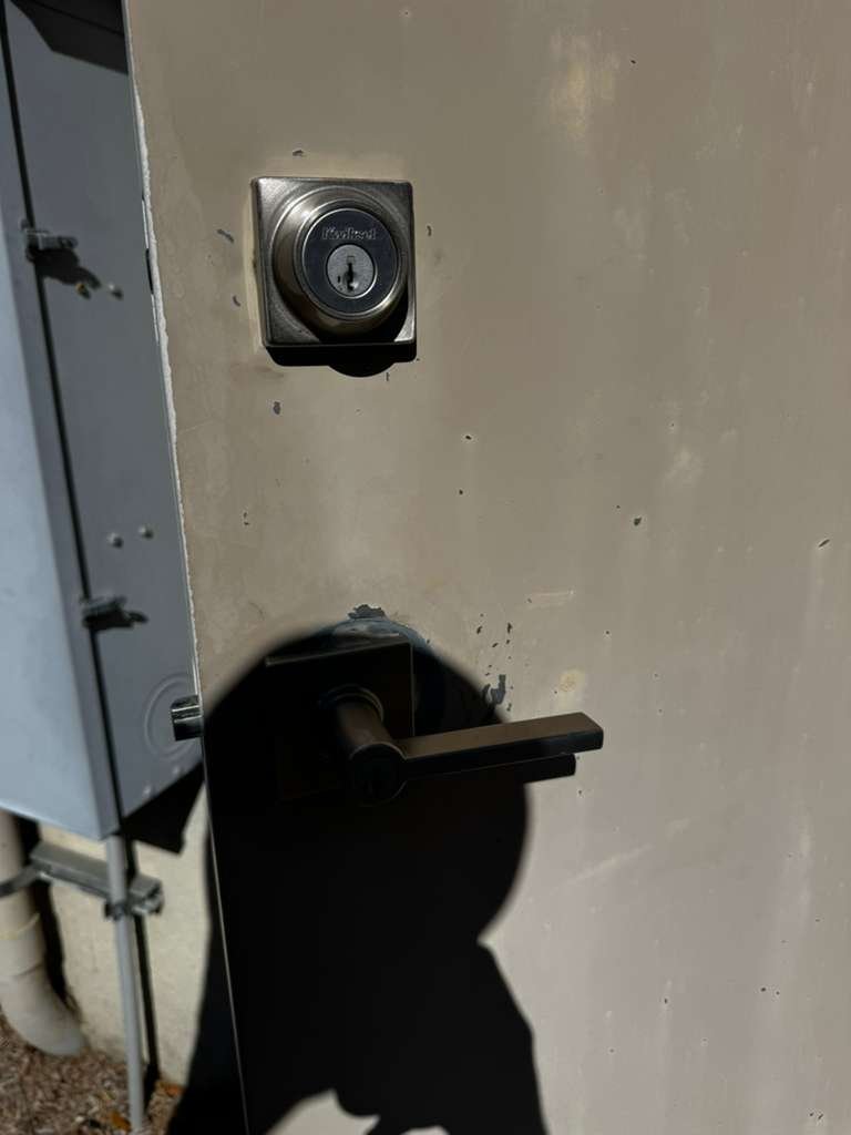 commercial lock replacement