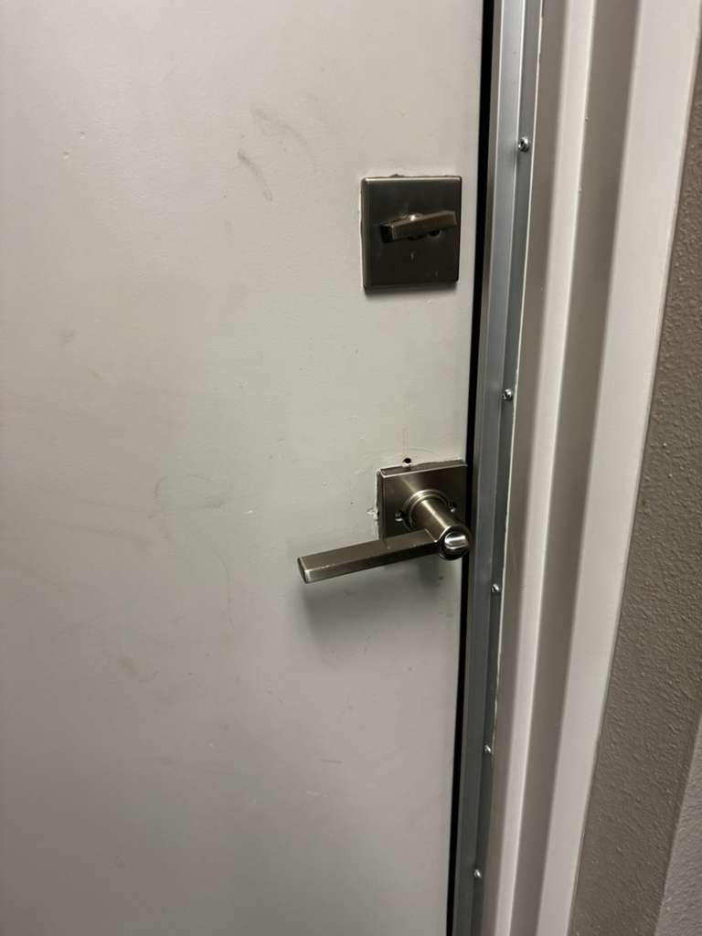 commercial lock replacement